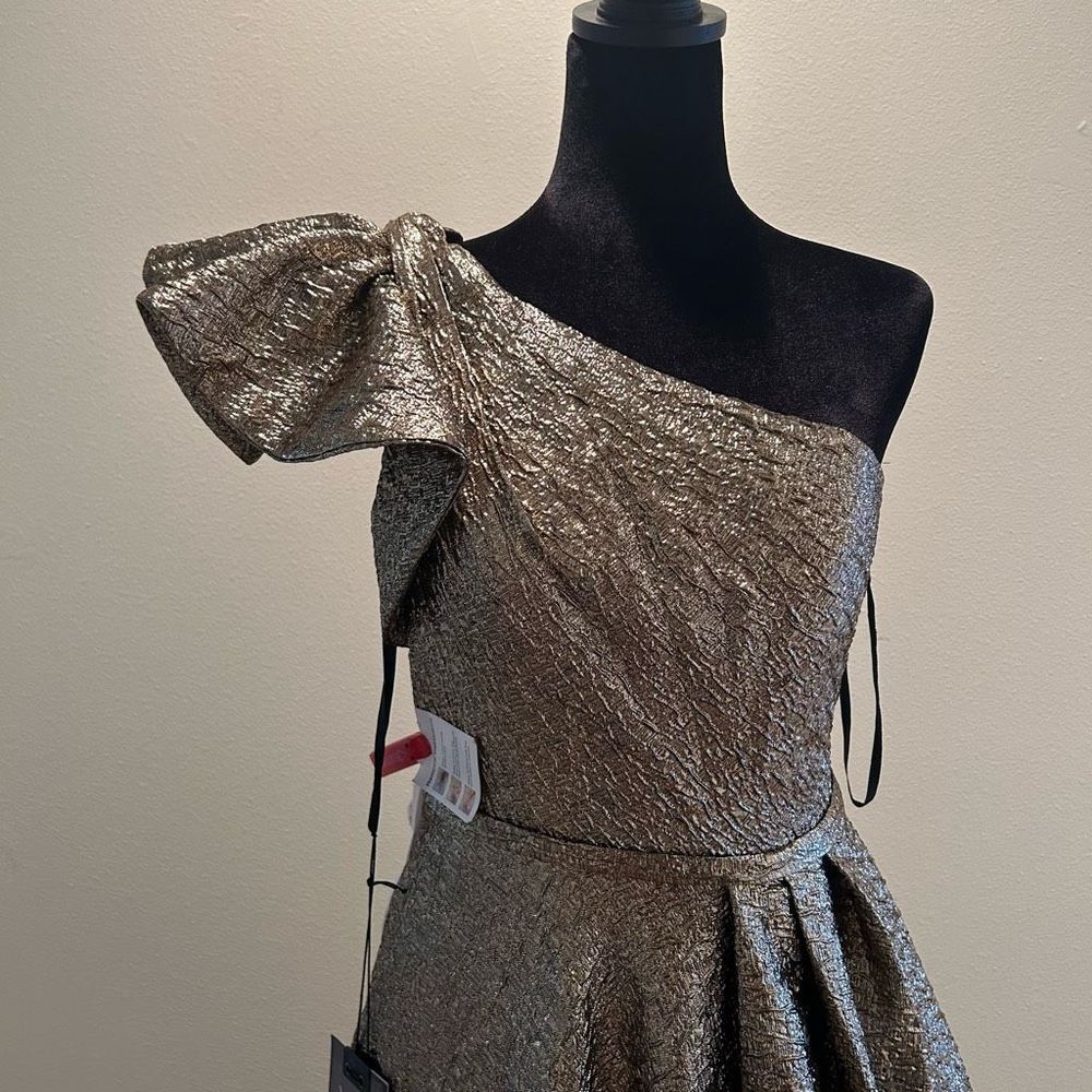 NWT Size Mac Duggal ONE-SHOULDER METALLIC BALLGOWN - Antique Bronze - Picture 7 of 16